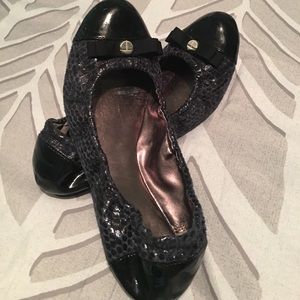 Tahari Gibson Navy/Black flats, EUC, size 8.5